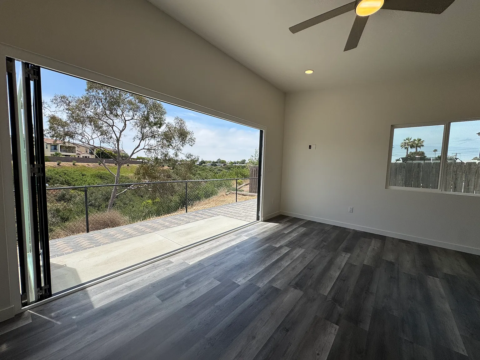 2 bed, 1180 sqft, $4,645 — Photo 4