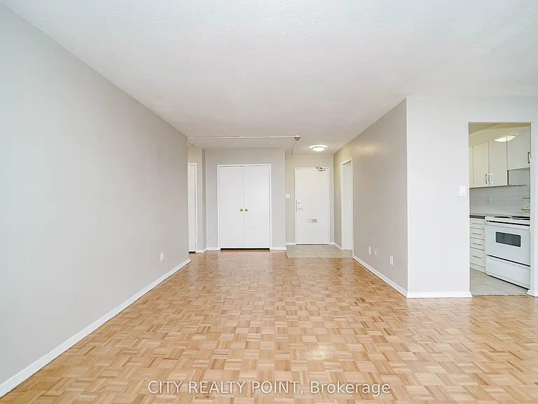 6200 Bathurst St #1412 — Photo 6