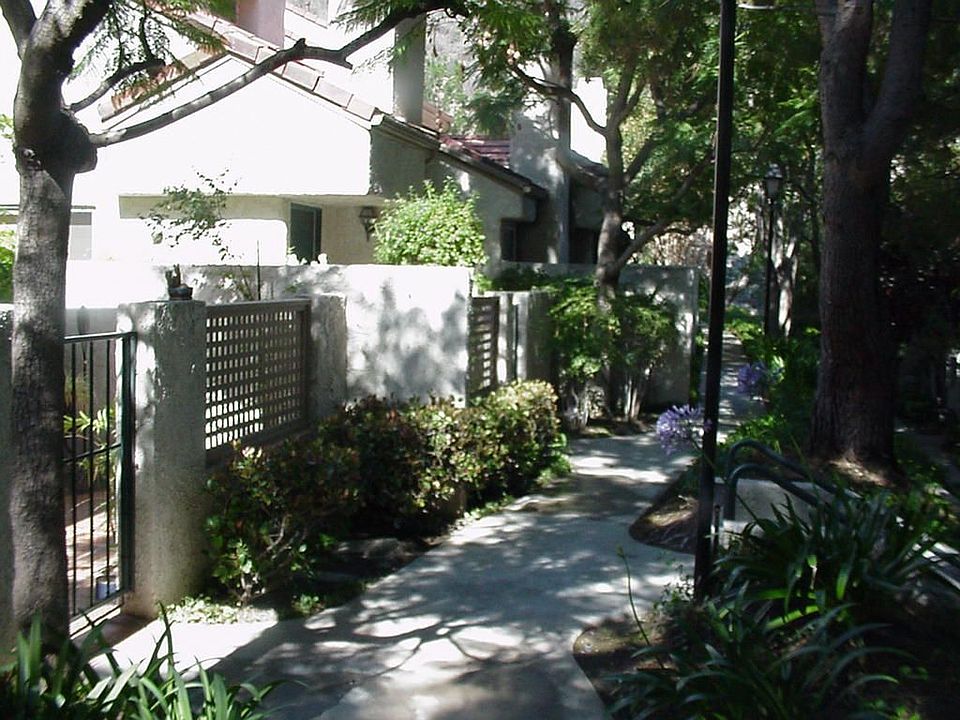 1st image of 308 N Via Colinas