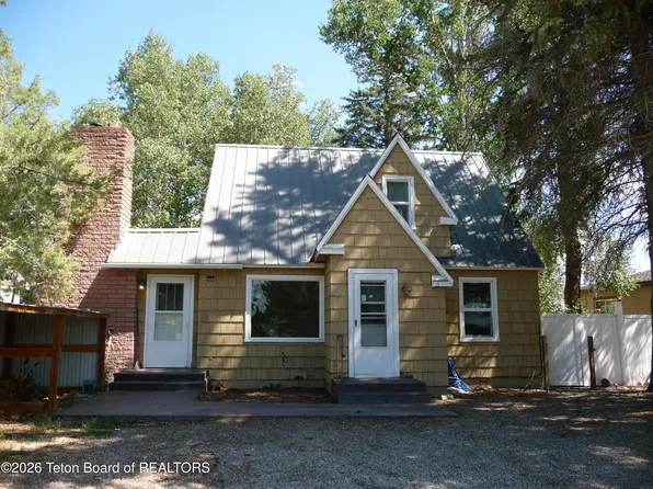 229 S Fremont Ave, Pinedale, WY 82941