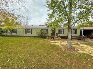 1711 S 1st St, Fairfield, IL 62837