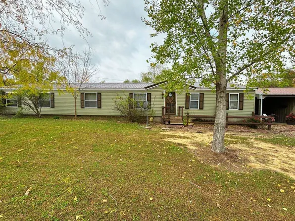 1711 S 1st St, Fairfield, IL 62837