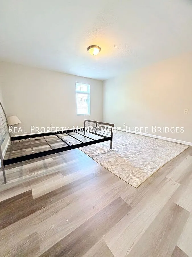 Cozy Overland 2 bedroom / 2 bath — Photo 3