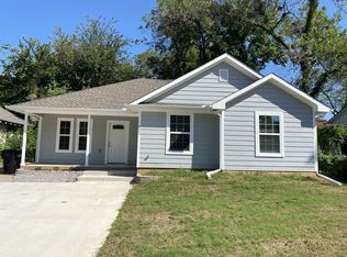 521 E Sears St, Denison, TX 75021
