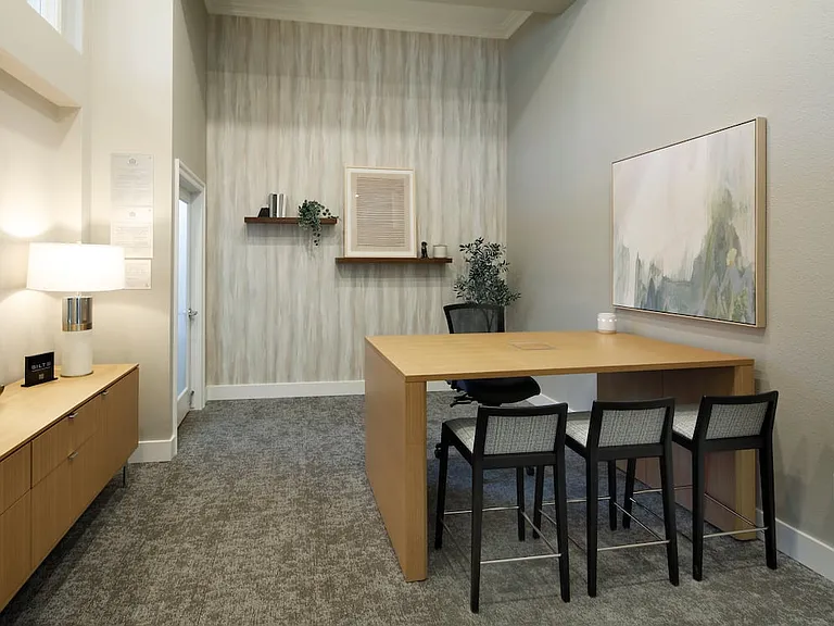 Leasing center