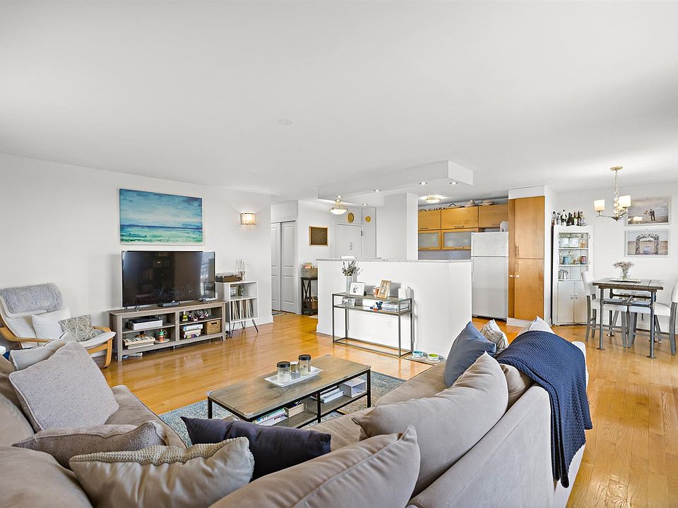 1st image of 100 Manhattan Ave APT 514