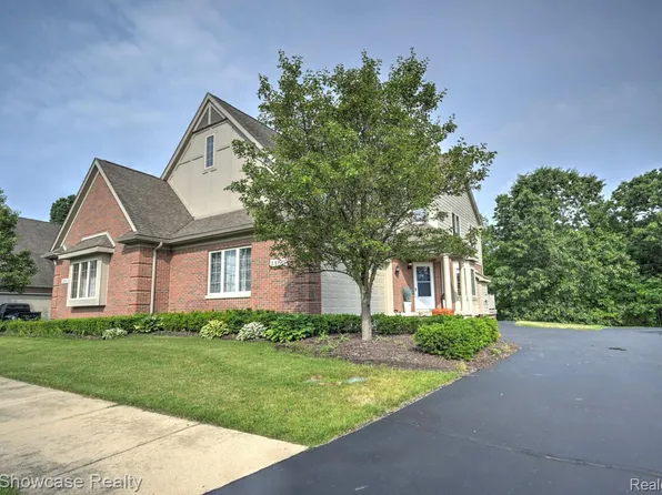 1156 Alissa Marie Dr, Highland, MI 48357
