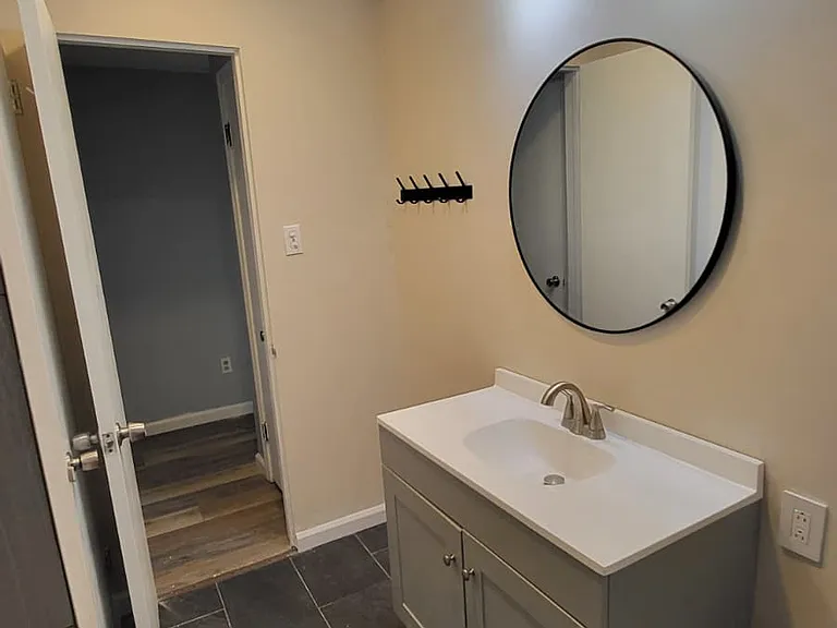 60 Windvale Dr — Photo 5