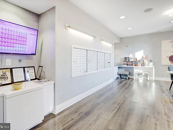 5th image of 1111 Oronoco St Unit 430