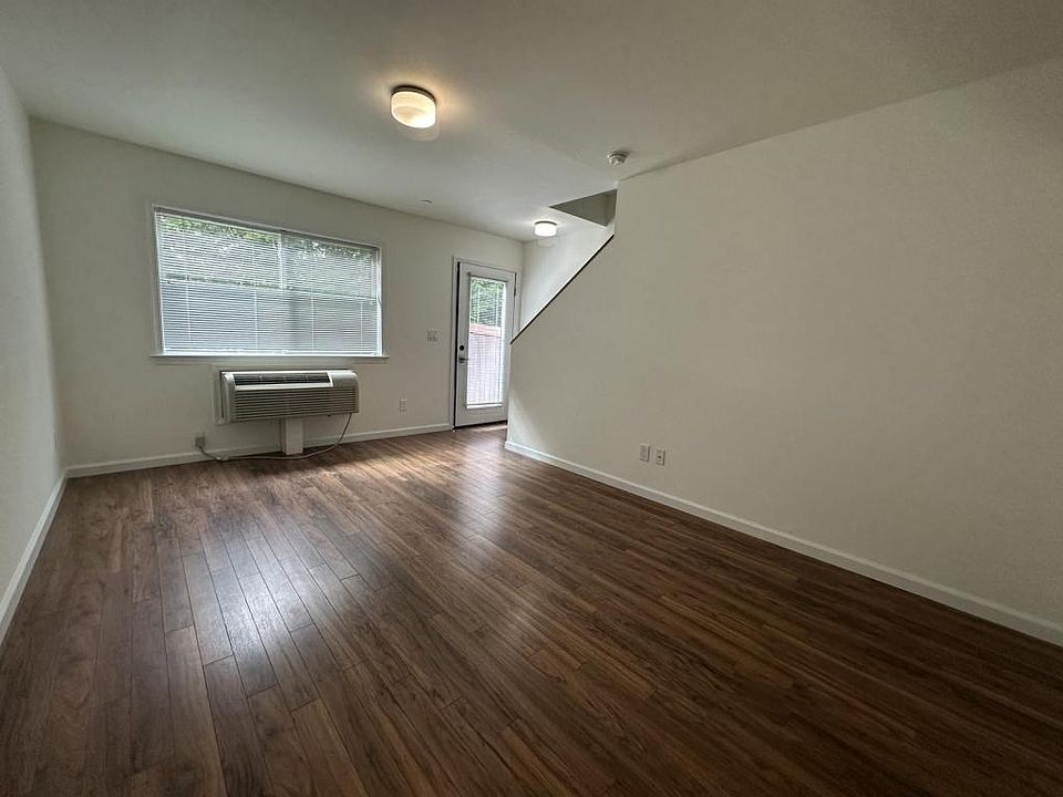 1st image of 17 Dekalb Ave APT 104