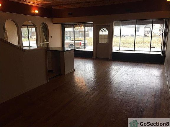4th image of 2501 Iowa St