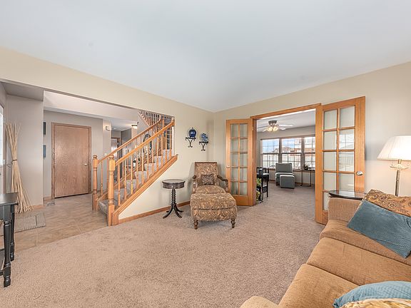 3rd image of 24358 Arrowhead Dr