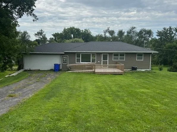 3713 Rogers Rd NW, Cedar Rapids, IA 52405