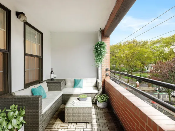 1001 Clinton Street image 14 of 24