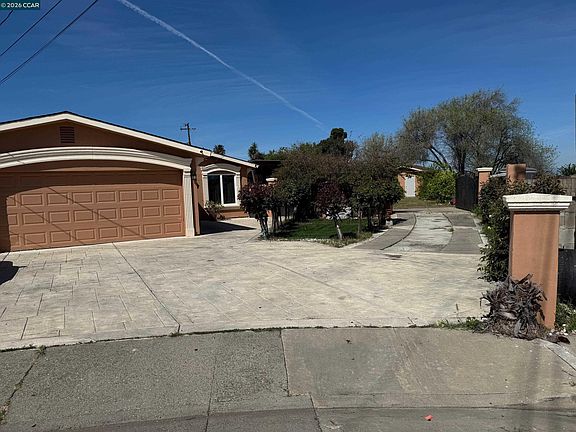 2nd image of 5 Island View Dr