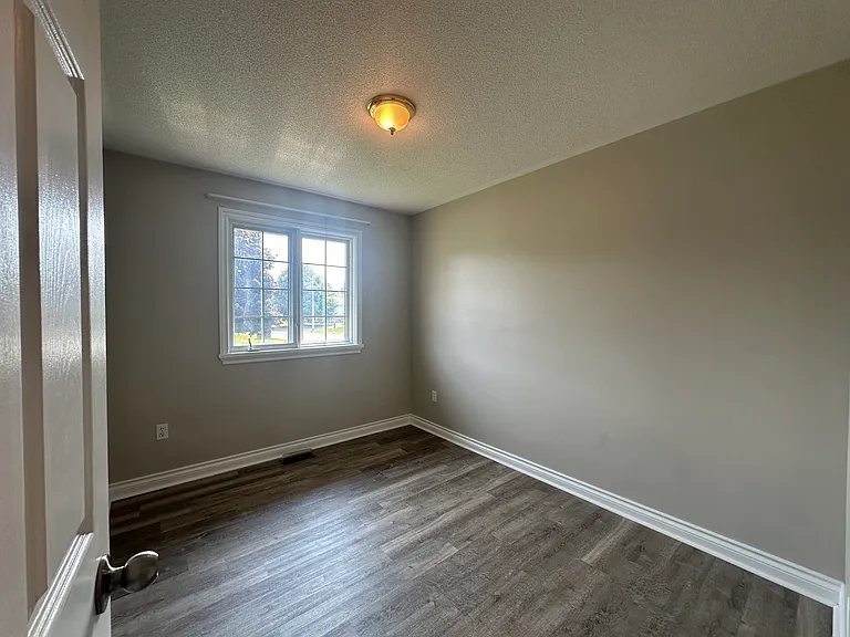 871 Chapel Rd — Photo 12