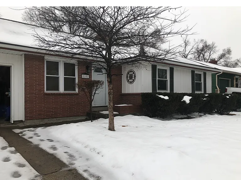 8101 Summit St — Photo 3