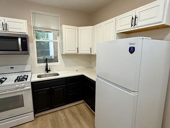 3rd image of 6609 Haddington Ln Floor 1