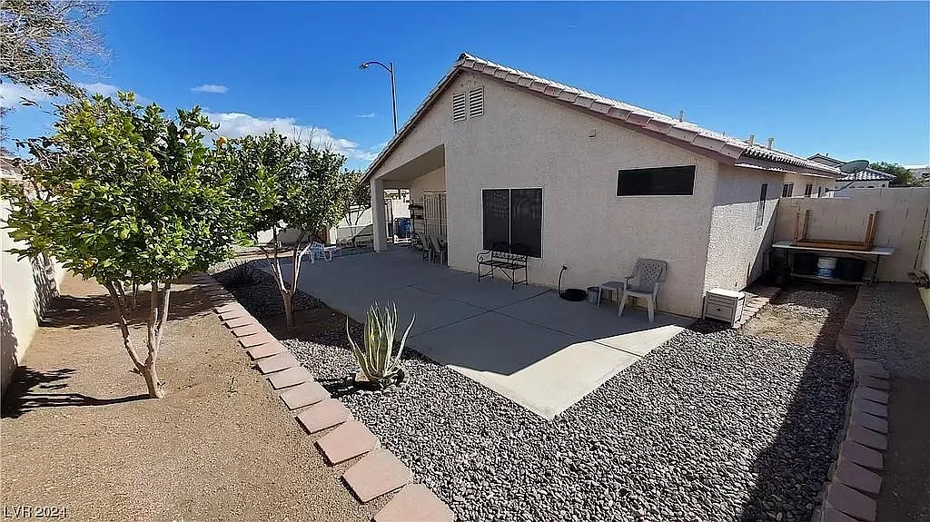 8024 Candlenut Ave — Photo 3