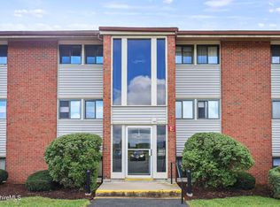 189 Stratton Rd APT E2, Williamstown, MA 01267
