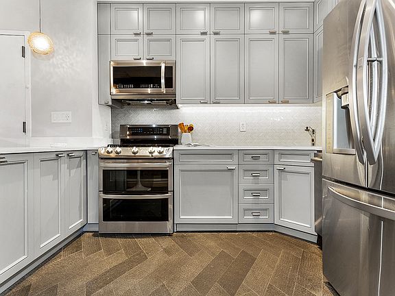 2nd image of 204 E 90th St APT 3W