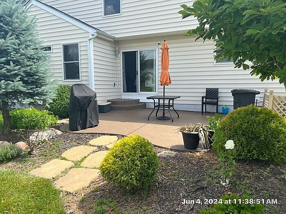 3rd image of 7586 Blue Holly Dr