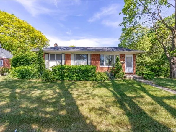 939 S Wildwood St, Westland, MI 48186