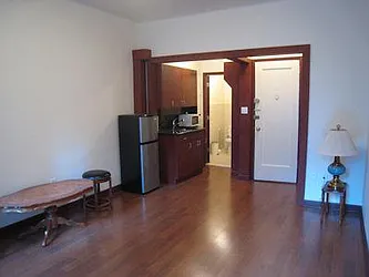 Rented by R New York