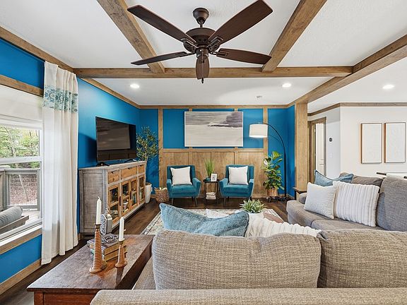 3rd image of 621 High Lance Rd S