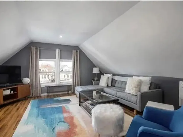84 Manchester Pl #LOWER — Photo 12