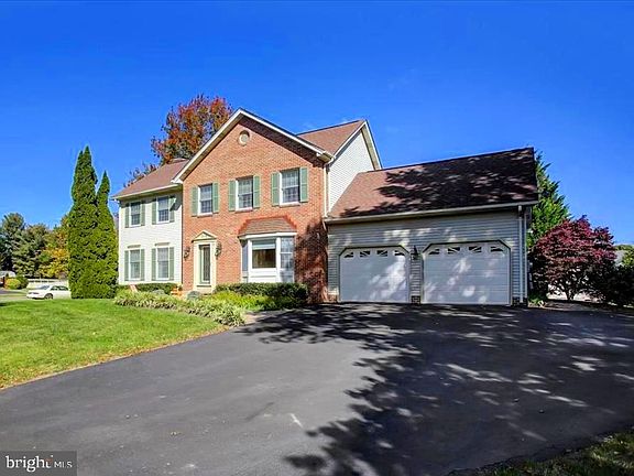 3rd image of 219 Deer Run Dr