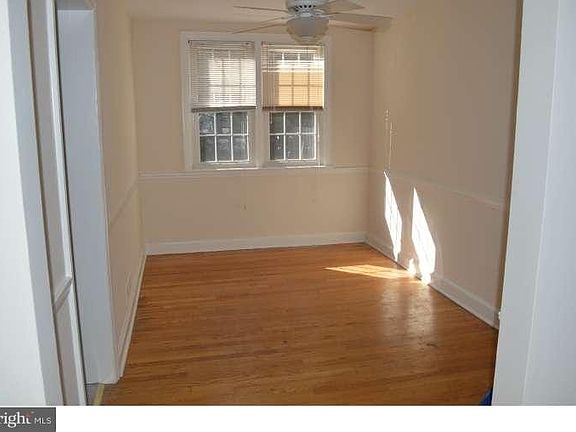 3rd image of 1401B N Lincoln St #B