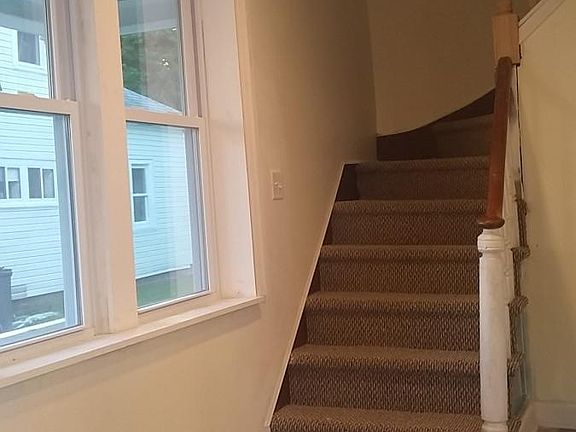 WELCOME! This is the foyer as you enter to go upstairs