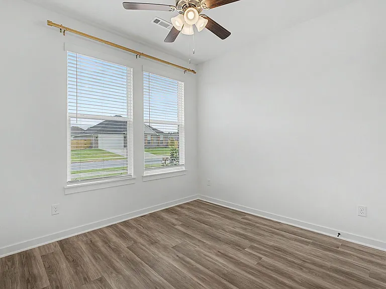 407 W Taverner Xing — Photo 18