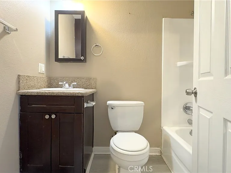 253 E King St #A — Photo 10