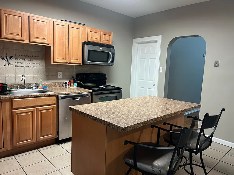 105 & 109 E Broad St #109 — Photo 12
