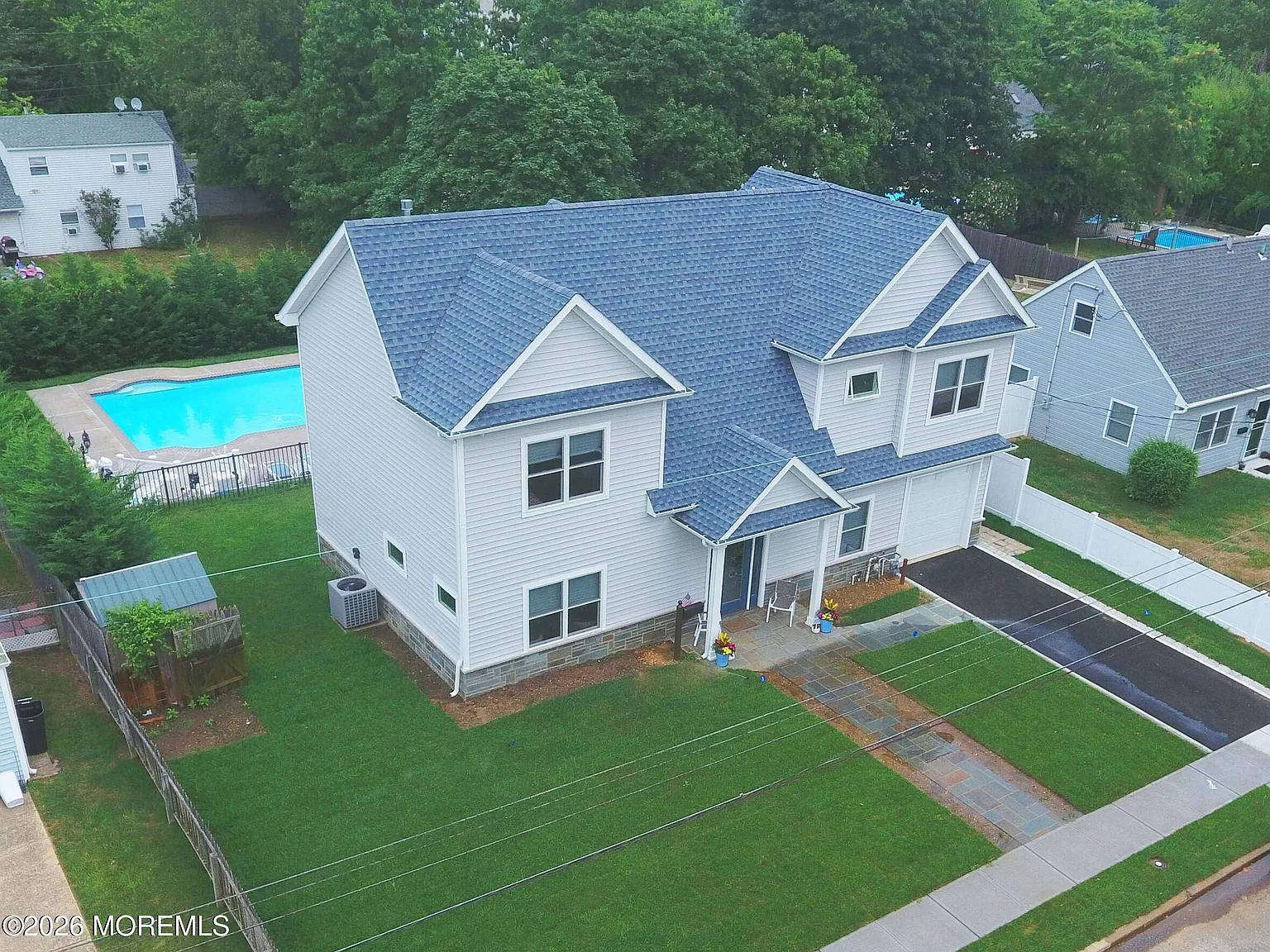 5 bed, 1986 sqft, $3,200 — Photo 2