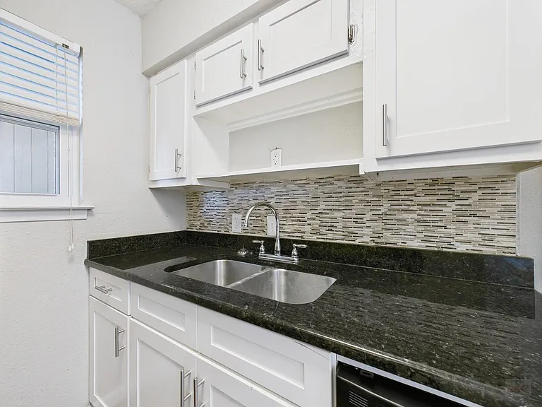 2401 Manor Rd #136 — Photo 3