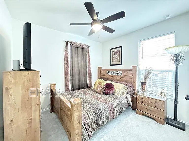 4644 Padula Dr — Photo 3