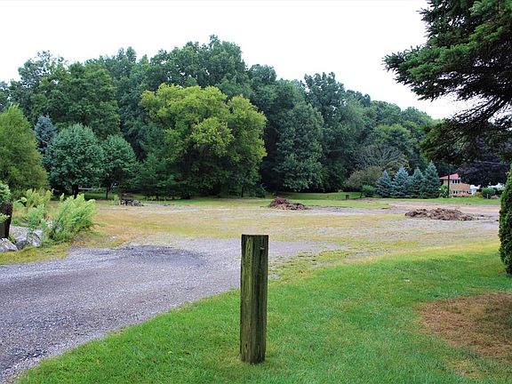 3rd image of Moon Rd