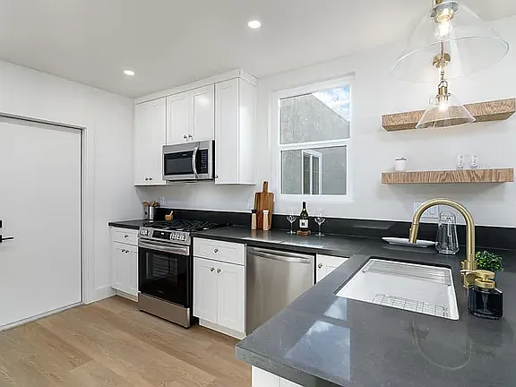 3420 Boundary St — Photo 11