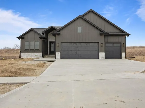 1606 N G St, Indianola, IA 50125