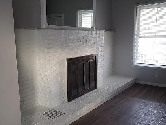4th image of 363 Woodland Ave #363