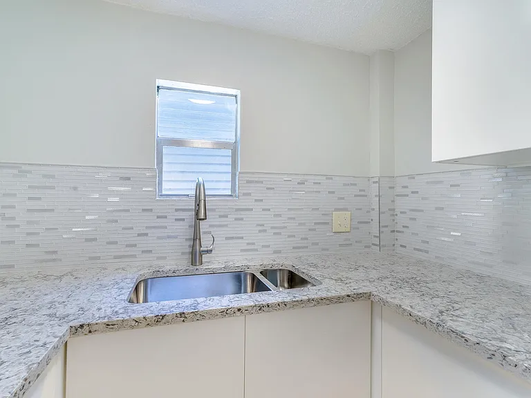 3315 W Empedrado St — Photo 7