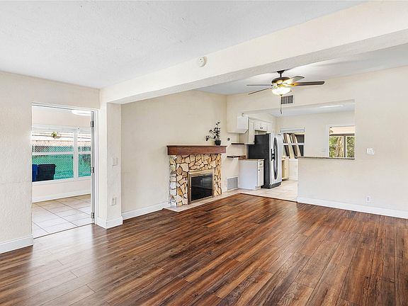 3rd image of 1300 SW 19th Avenue