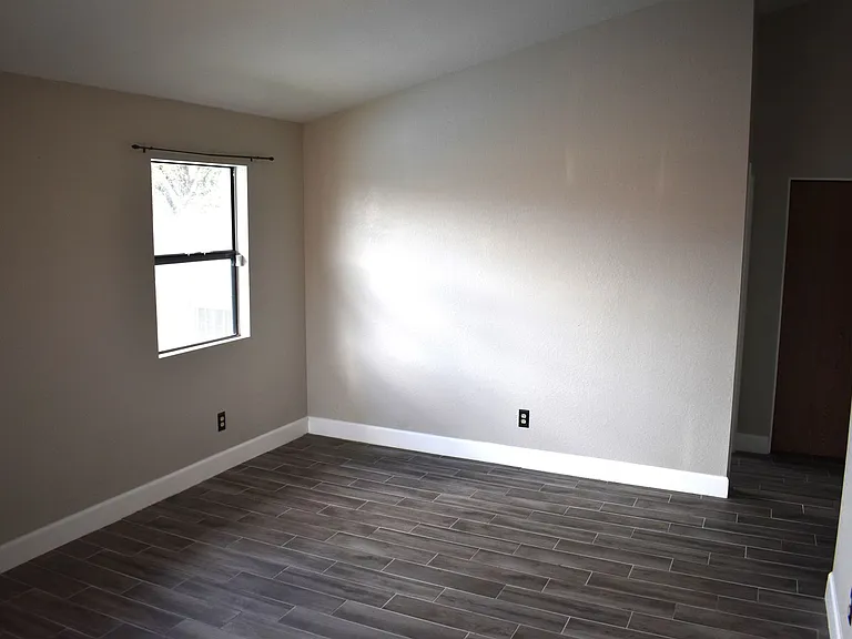 3547 Briarwood Dr — Photo 5