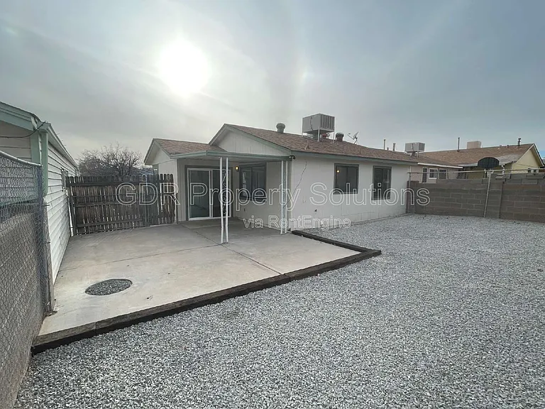 4733 Platinum Dr NE — Photo 46