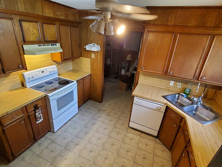 705 N Overlook Dr — Photo 4