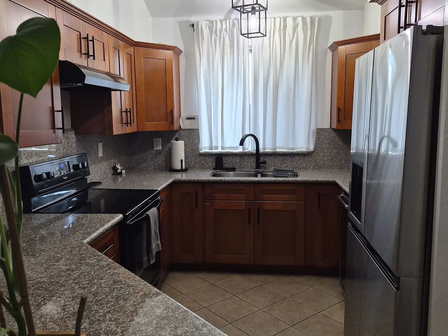 2 bed, 919 sqft, $2,500 — Photo 2