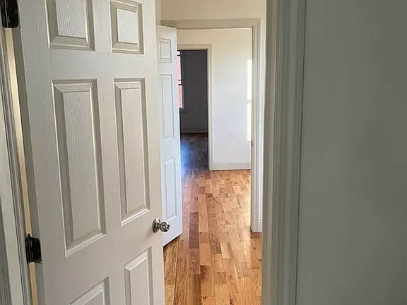 2nd image of 100 Berry St APT 2L